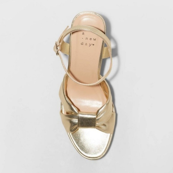 A New Day - Women's Chunky Block High Buckle Heels Gold Sz,7 - Picture 3 of 6